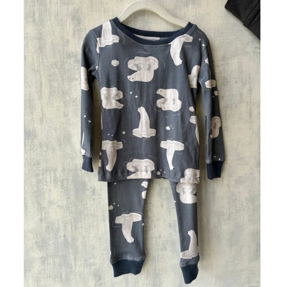 Cartwheels- Toddler Polar bear pajamas- NWT